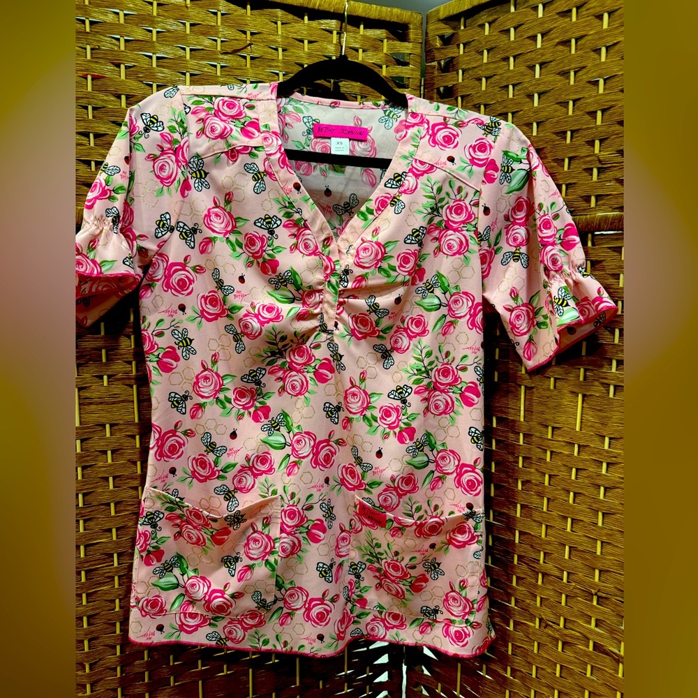Like New Betsy Johnson Scrub Top, Size XS